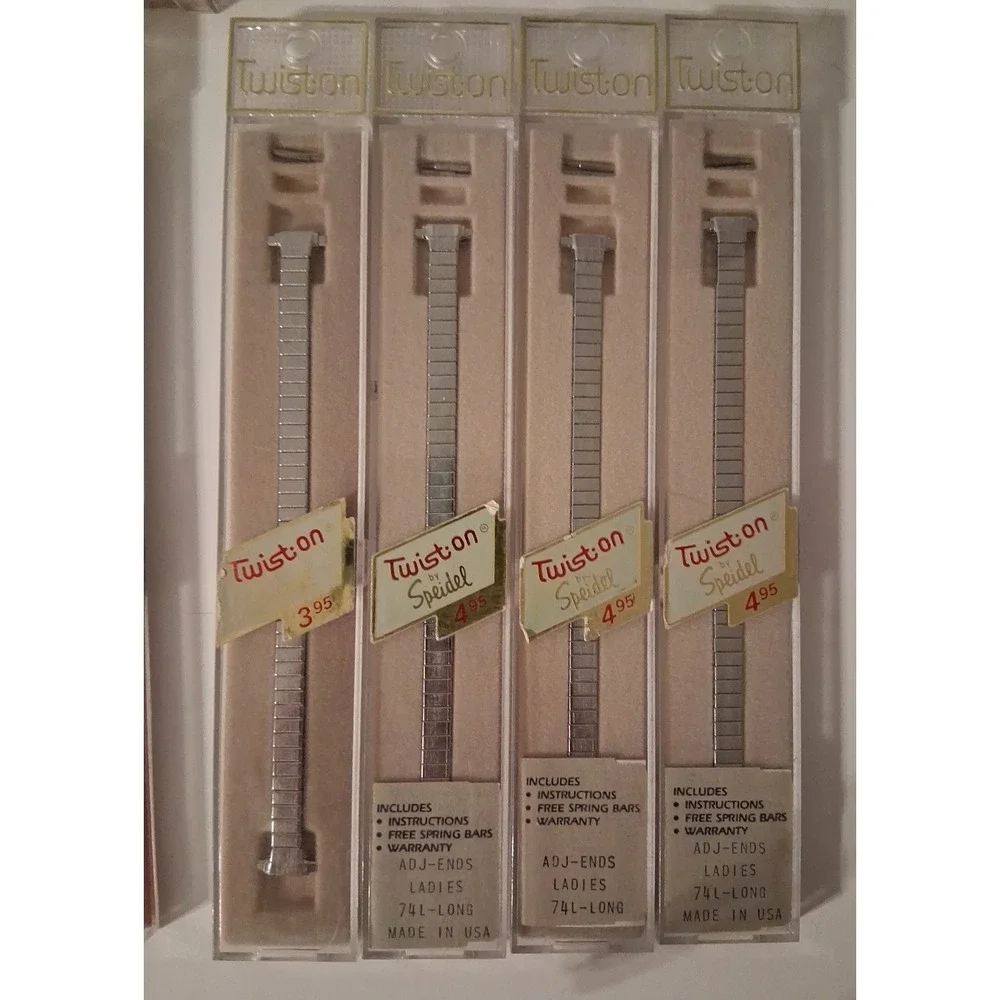 Lot of 21 Speidel Twiston Silvertone Wrist Watchbands Original Cases 2 are wider